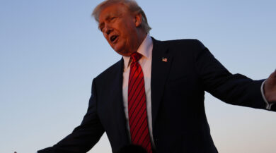 Dazi, Trump all’Ue: “Al 35% se non rispetta gli investimenti promessi”
