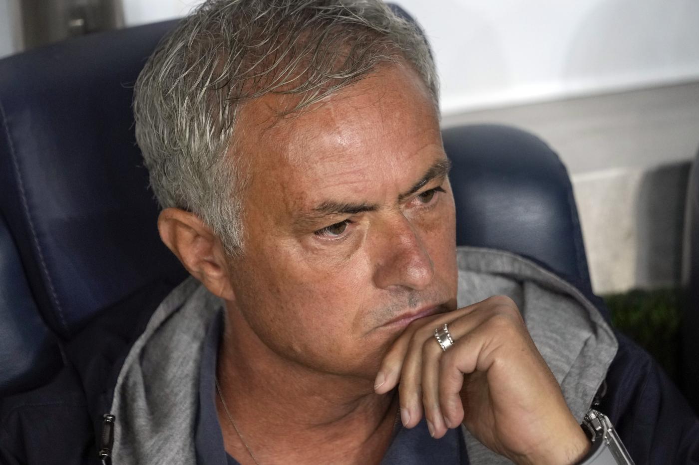 Mourinho in lacrime per la morte di Jorge Costa: “Parte di me se n’è andata” Mourinho in lacrime per la morte di Jorge Costa: “Parte di me se n’è andata”