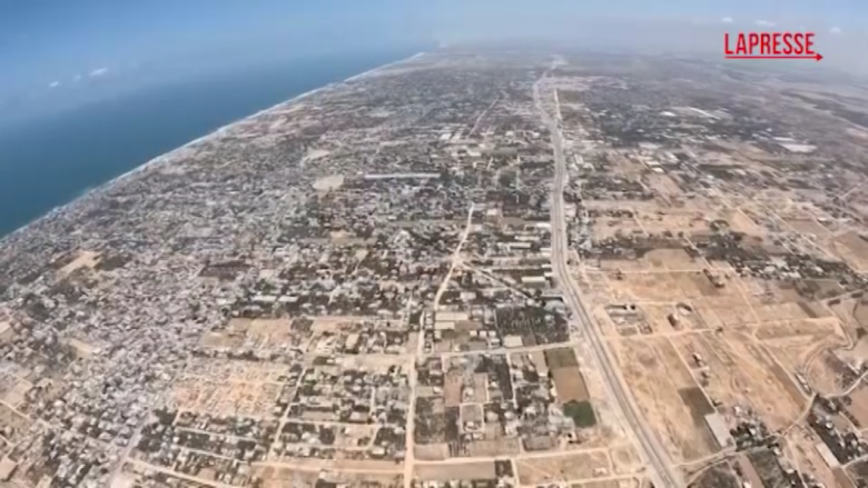Gaza, la devastazione vista dall’alto