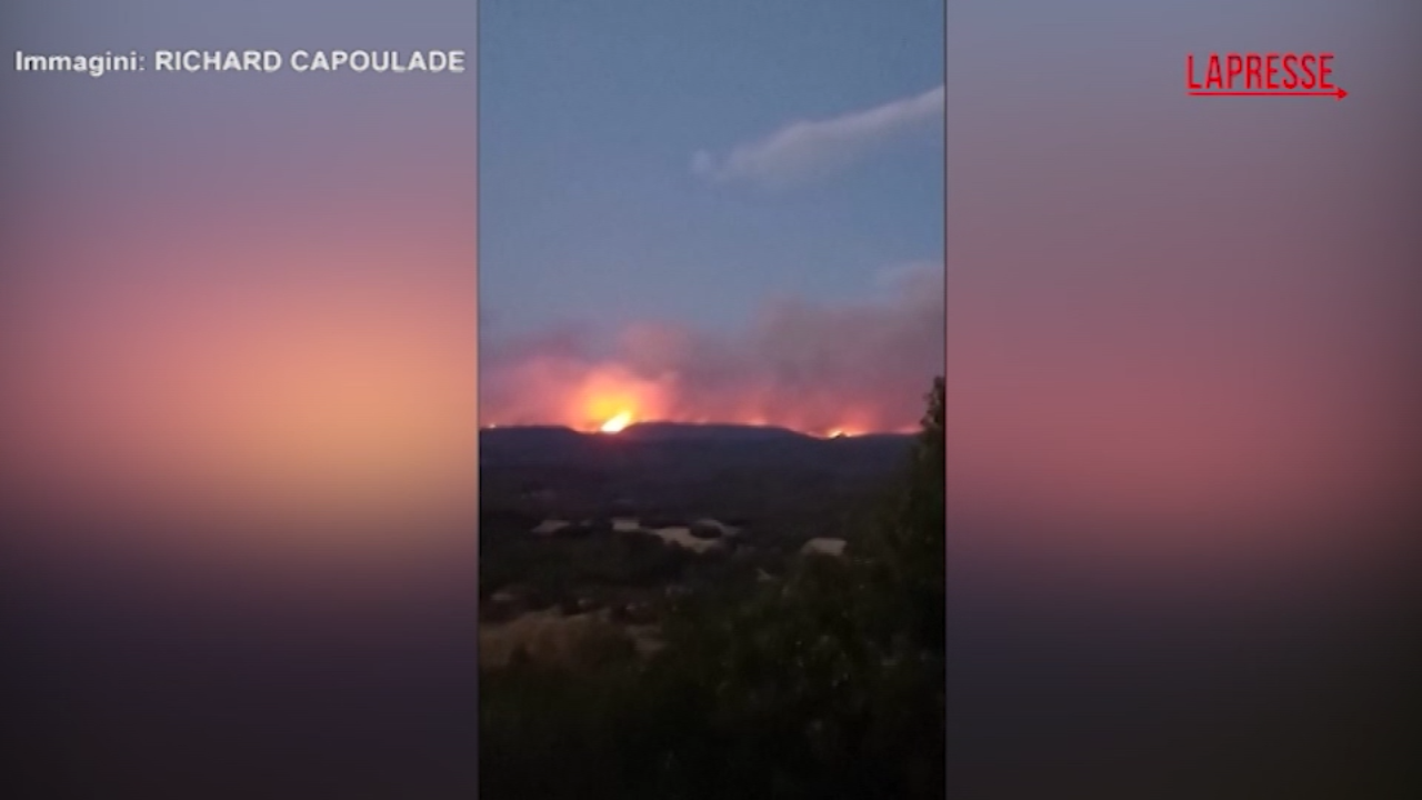 francia vasto incendio nell aude un morto e 9 feriti