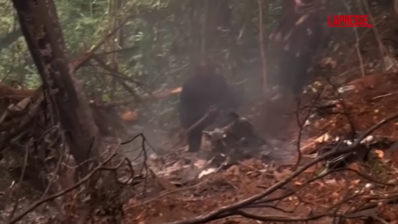 Ghana, i ministri della Difesa e dell'Ambiente morti in un incidente in elicottero: le immagini dei soccorsi