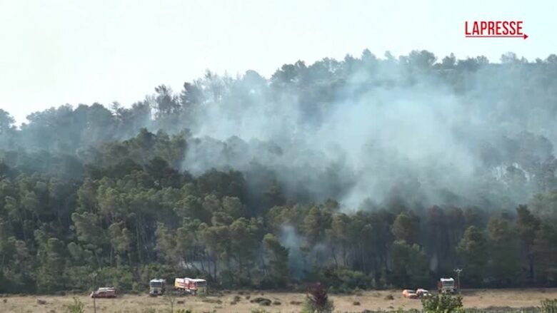 Francia, l’incendio più grande degli ultimi decenni brucia ancora