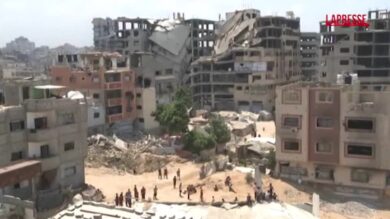 Gaza City, le immagini della distruzione mentre Israele pianifica la conquista della zona