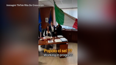 Rita De Crescenzo, la tiktoker nel Consiglio regionale della Campania: è bufera, consigliere espulso da Azione