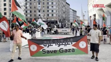 Milano, presidio pro Pal a San Babila al grido di "Palestina Libera"
