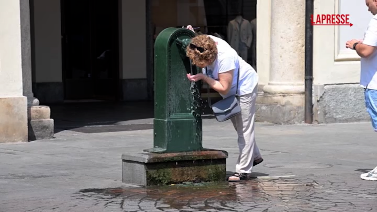 Caldo estremo in città, a Torino si cerca la collina e ci si bagna nelle fontane