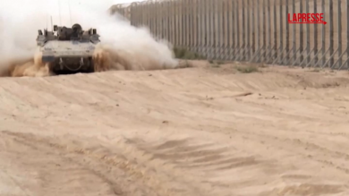 Gaza, carri armati israeliani al confine con la Striscia