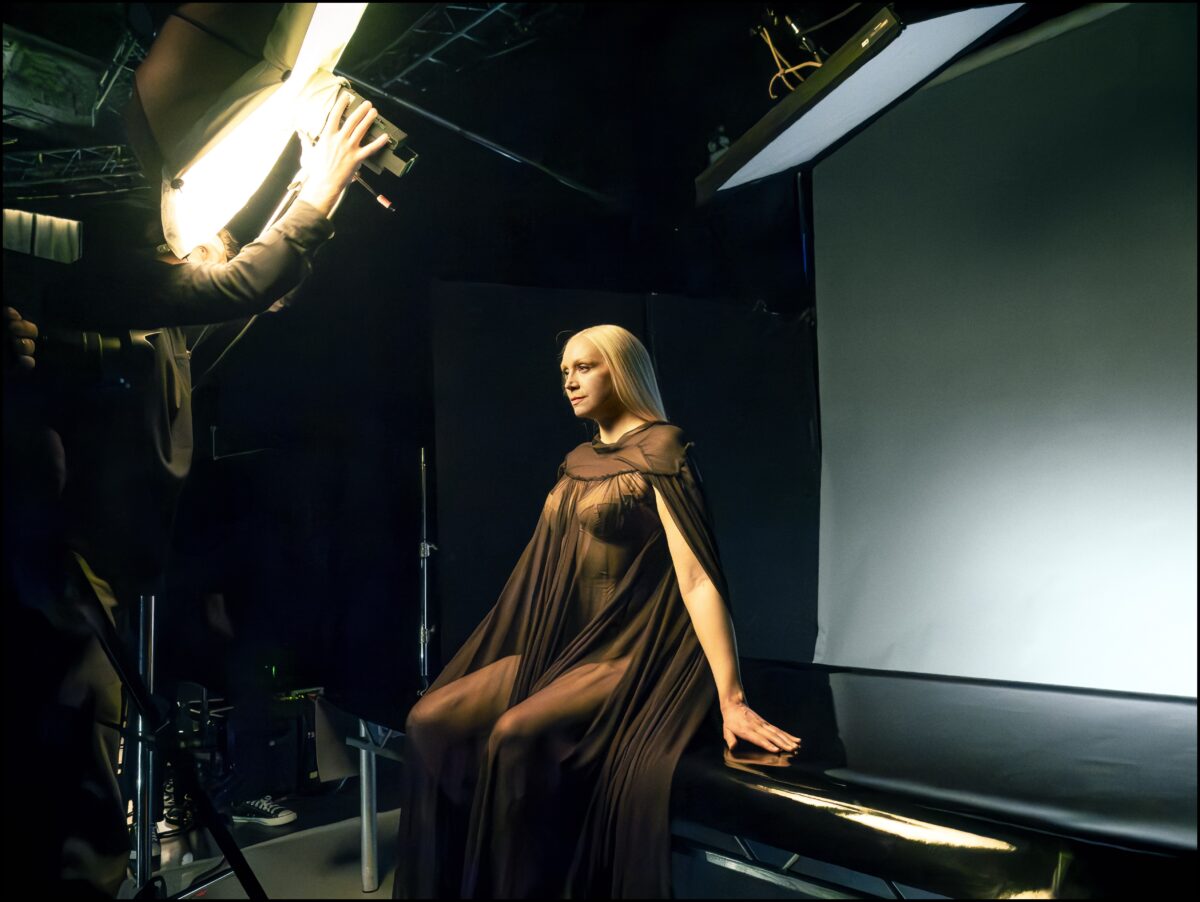 Galleria foto 'Calendario Pirelli 2026, le immagini dal backstage con Luisa Ranieri ed Eva Herzigova' - foto 16