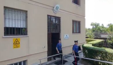 Torino, incidente sul lavoro: 74enne muore incastrato sotto escavatore