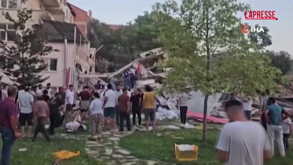 Turchia, terremoto di magnitudo 6.1: le immagini dall