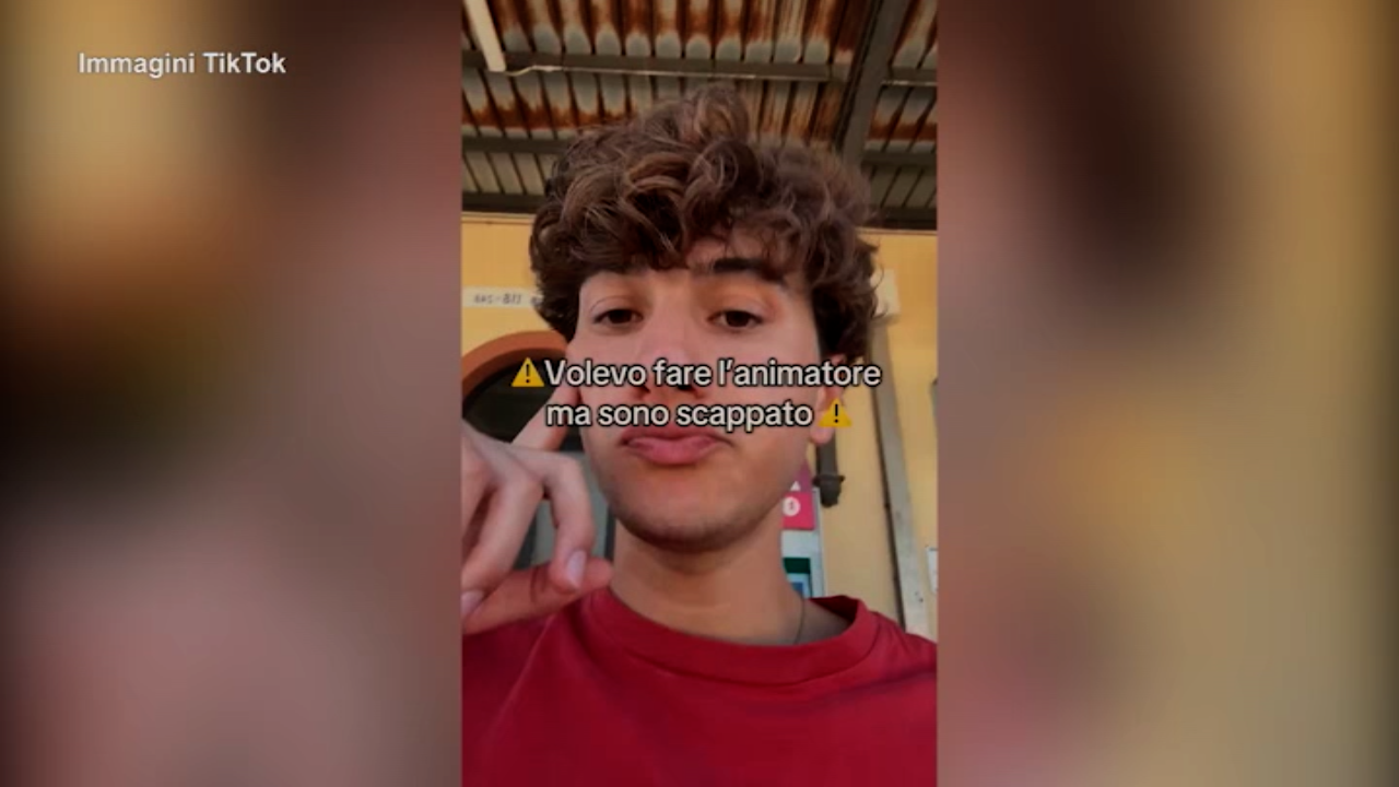 Rimini, lo sfogo di un animatore: "Sottopagato e in una camera con la muffa": il video virale su TikTok