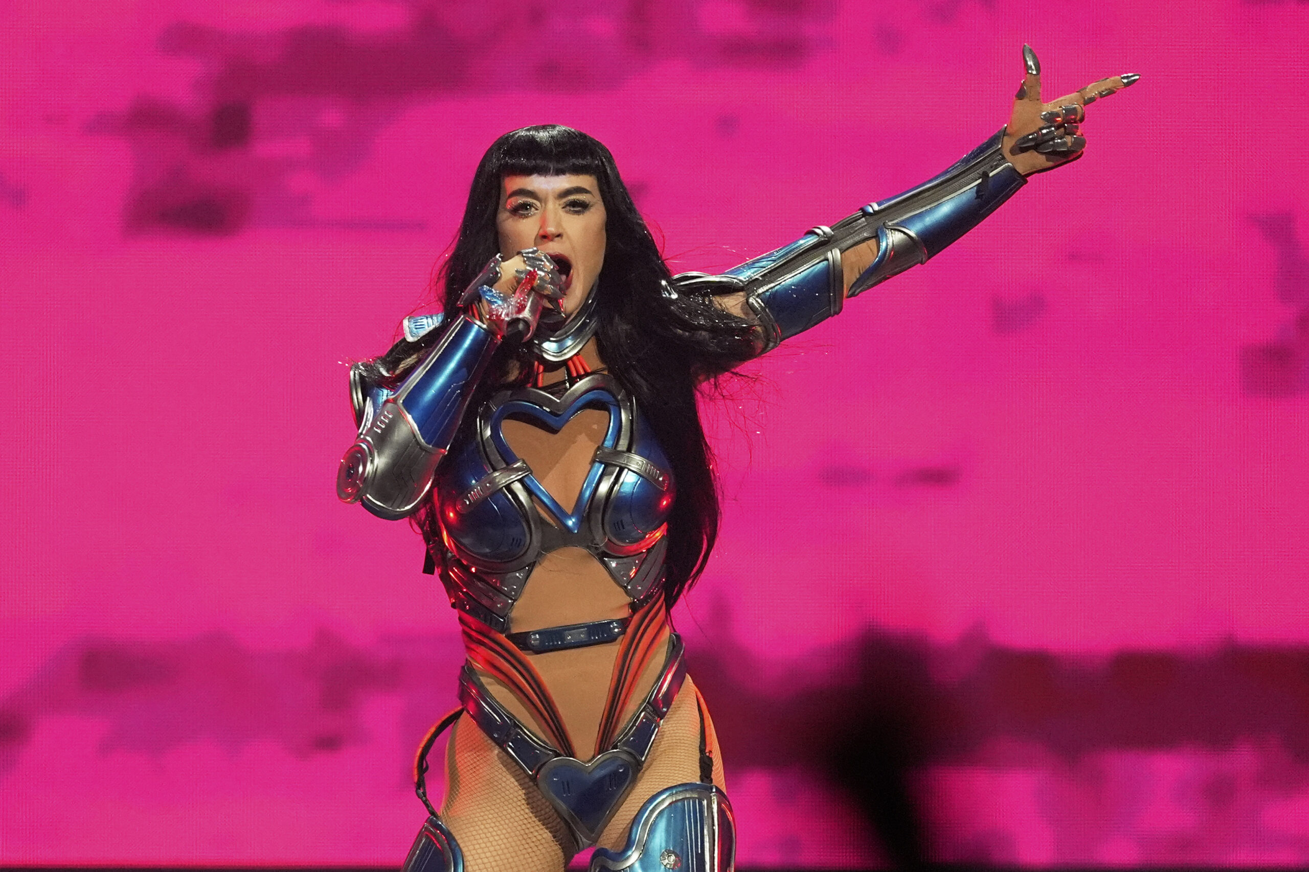 Katy Perry, multa da 6.000 euro per aver girato un video alle Baleari