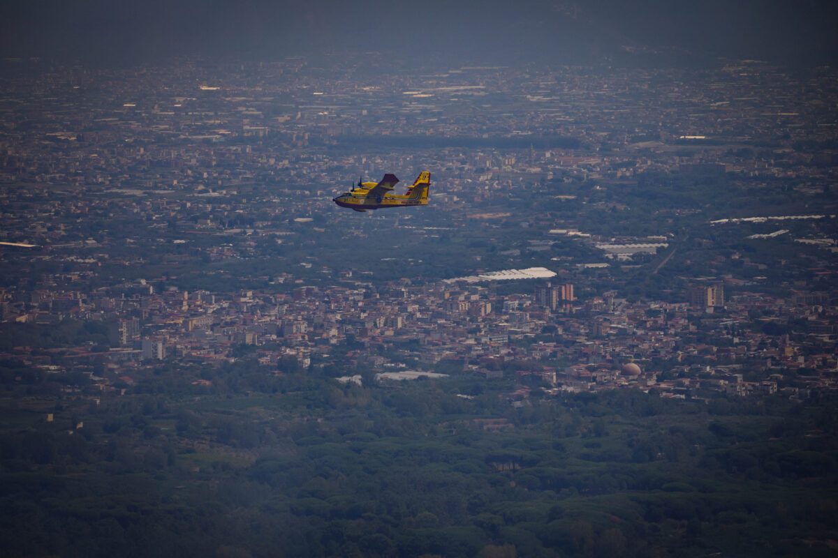 Incendio Vesuvio, i danni al Parco Nazionale FOTO