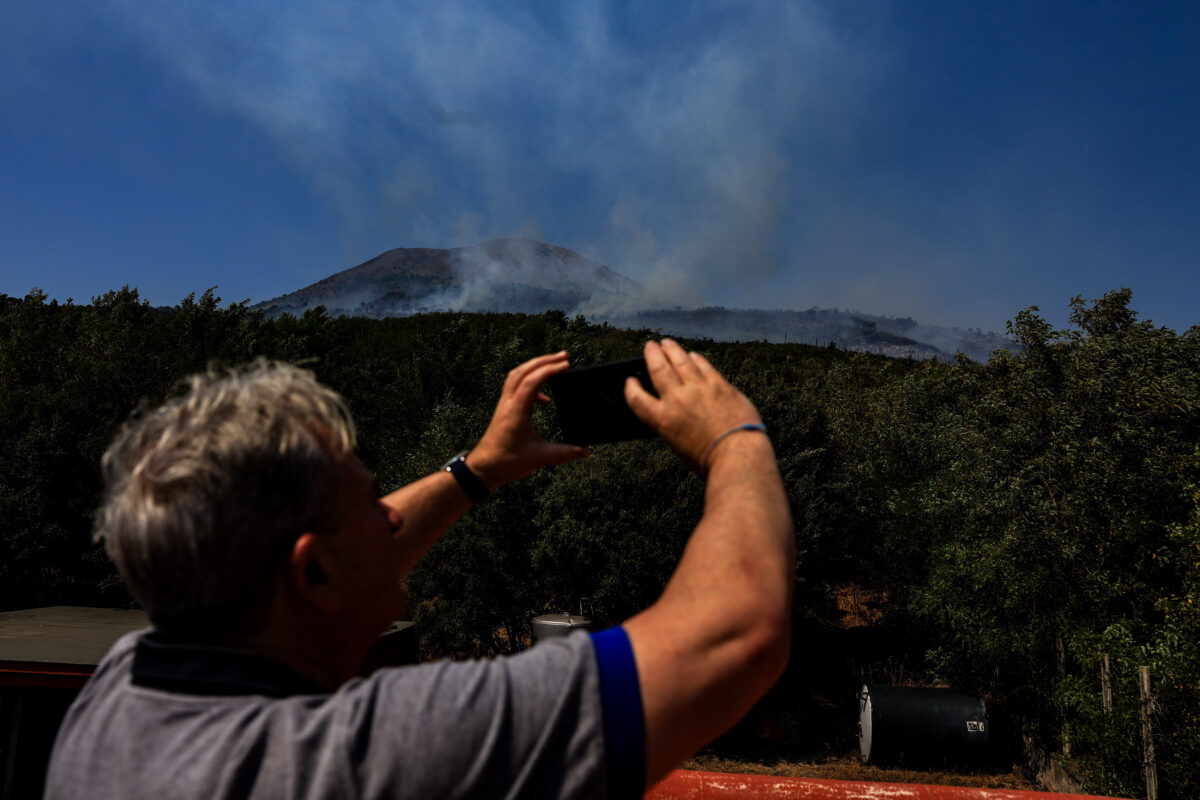 Incendio Vesuvio, i danni al Parco Nazionale FOTO