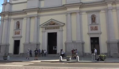 Delitto Garlasco, messa per Chiara Poggi a 18 anni dall’omicidio: presenti i genitori