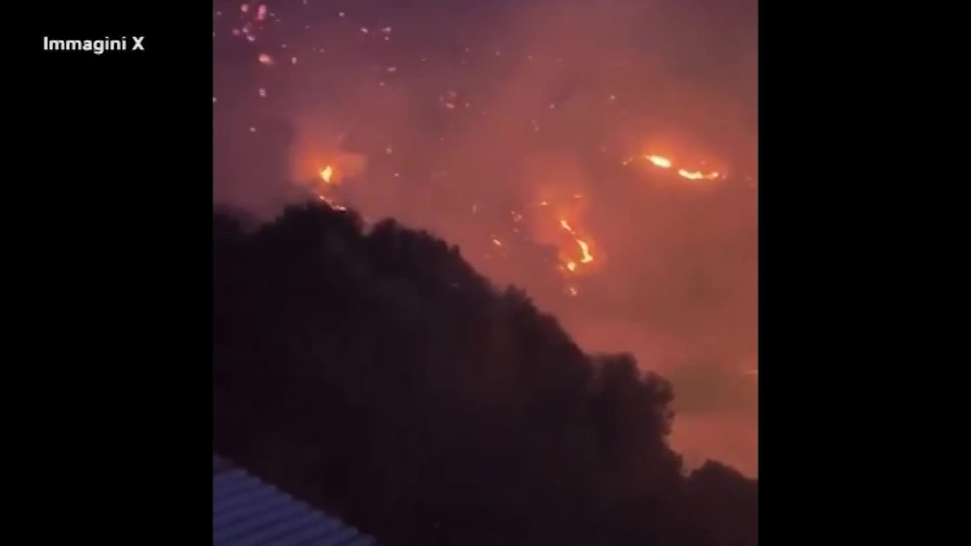 incendi l8217isola greca di chios nella morsa delle fiamme