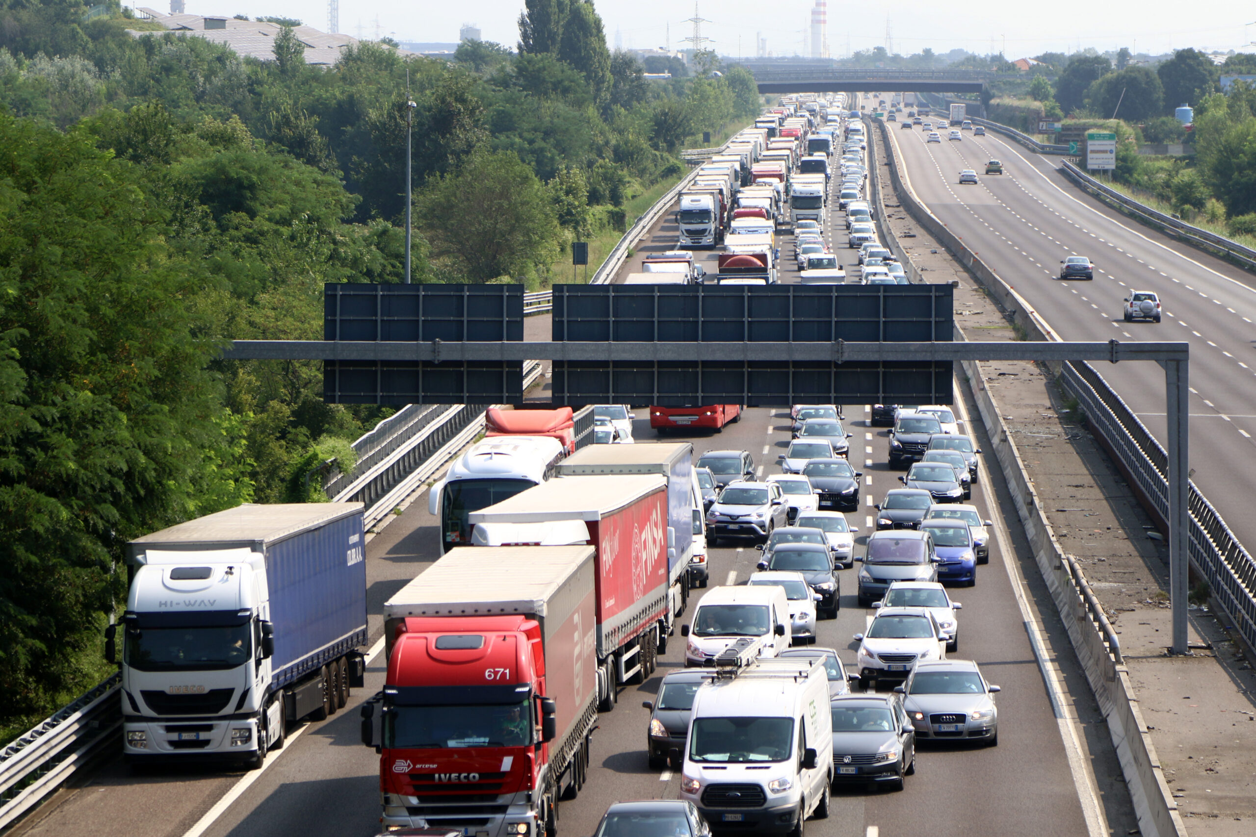 Ferragosto, bollino rosso di Anas: 12,2 milioni di auto in viaggio