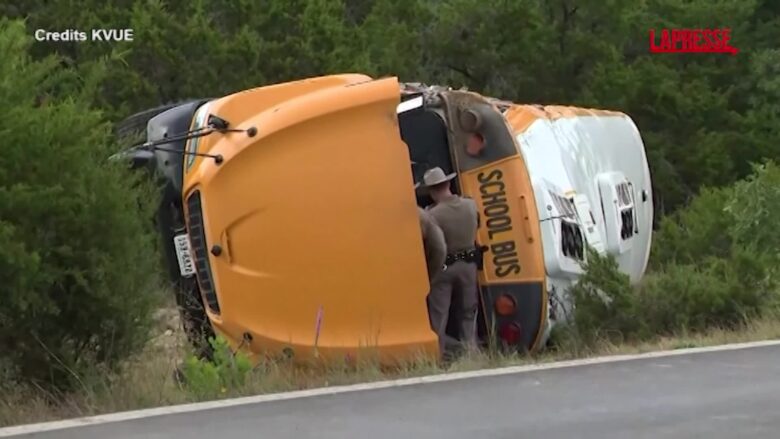 Texas, scuolabus si ribalta dopo il primo giorno di lezioni: tre feriti gravi
