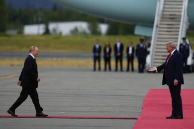 Il presidente Donald Trump incontra il presidente russo Vladimir Putin in Alaska
