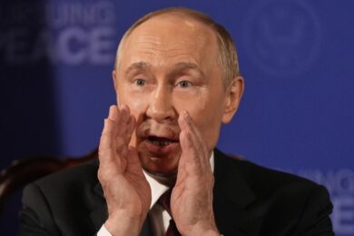Il presidente Donald Trump incontra il presidente russo Vladimir Putin in Alaska