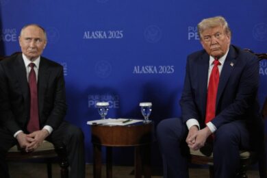 Il presidente Donald Trump incontra il presidente russo Vladimir Putin in Alaska