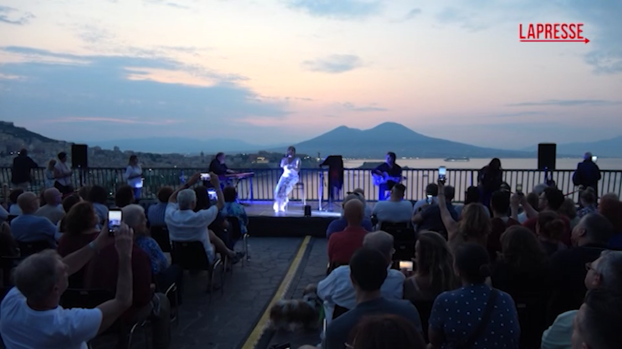 ferragosto a napoli concerto all alba sulla terrazza di sant antonio a posillipo