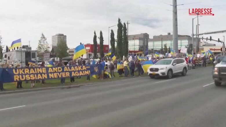 Trump-Putin, le proteste contro il vertice ad Anchorage