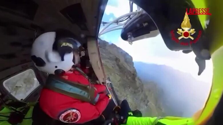 Torino, il salvataggio in volo di un escursionista finito in un canalone a Usseglio