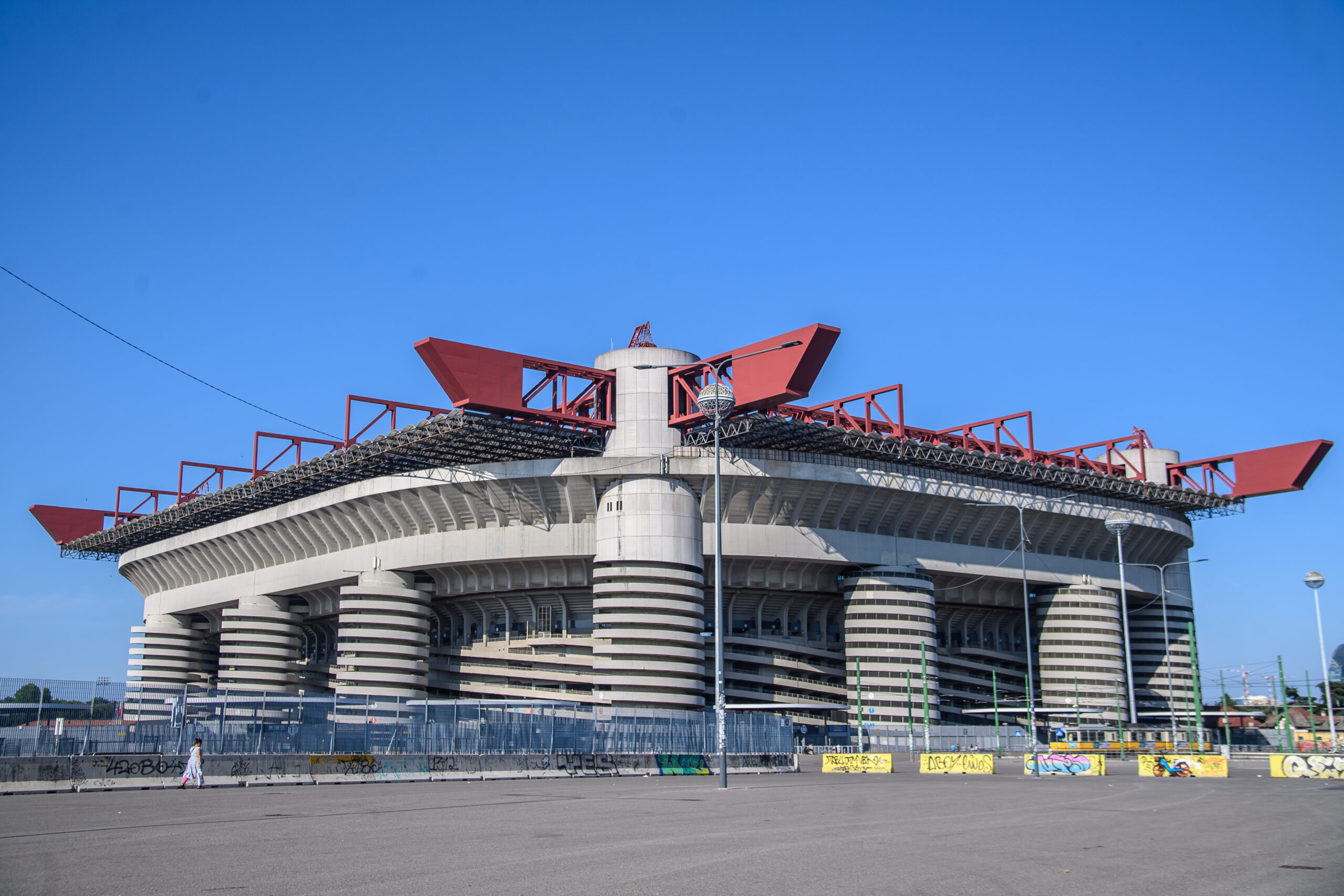 Inchiesta urbanistica Milano, chat dirigenti: “San Siro già venduto anni fa”