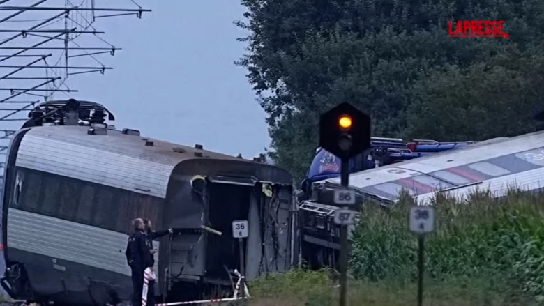 Danimarca, treno deraglia dopo lo scontro con un veicolo: almeno un morto