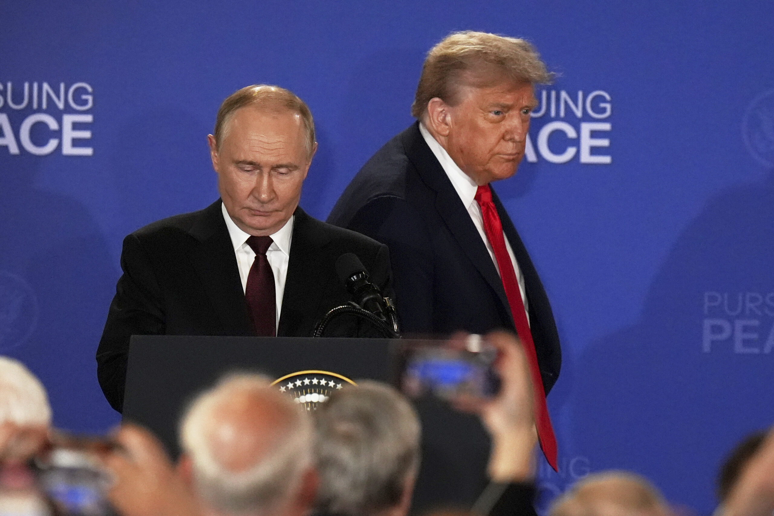 Trump-Putin, inizia il vertice in Alaska – LA DIRETTA