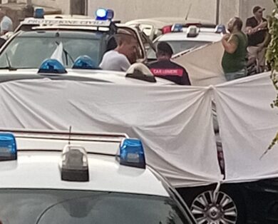Ischia, 69enne spara e uccide la madre dell’ex moglie e il compagno