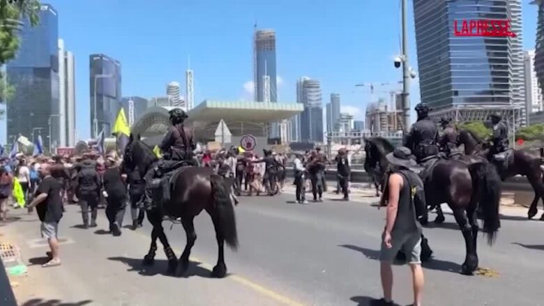 Israele, sciopero contro guerra a Gaza: 32 arresti per proteste e blocchi stradali