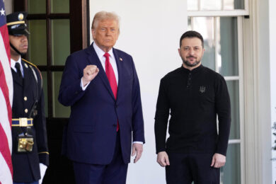 Ucraina, Meloni a Washington con Trump e Zelensky: sul tavolo territori e garanzie