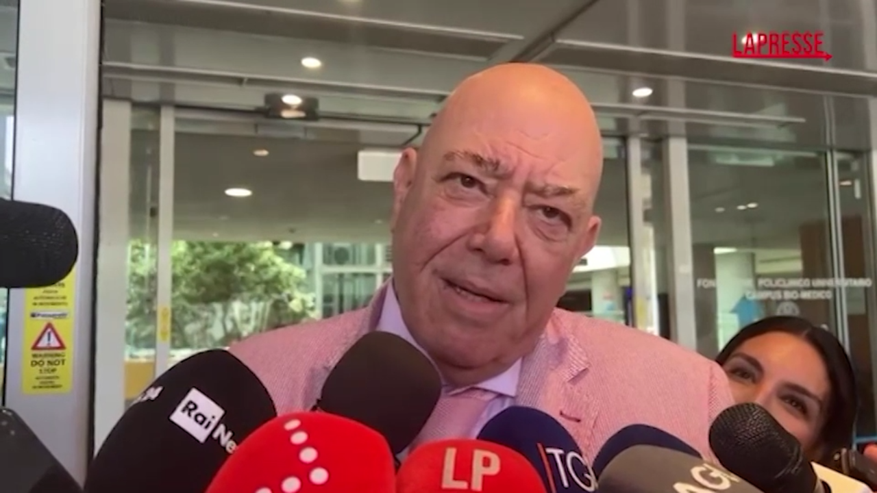 Pippo Baudo, il medico e amico di famiglia De Luca: "Il suo sogno? Una trasmissione insieme ad Arbore"