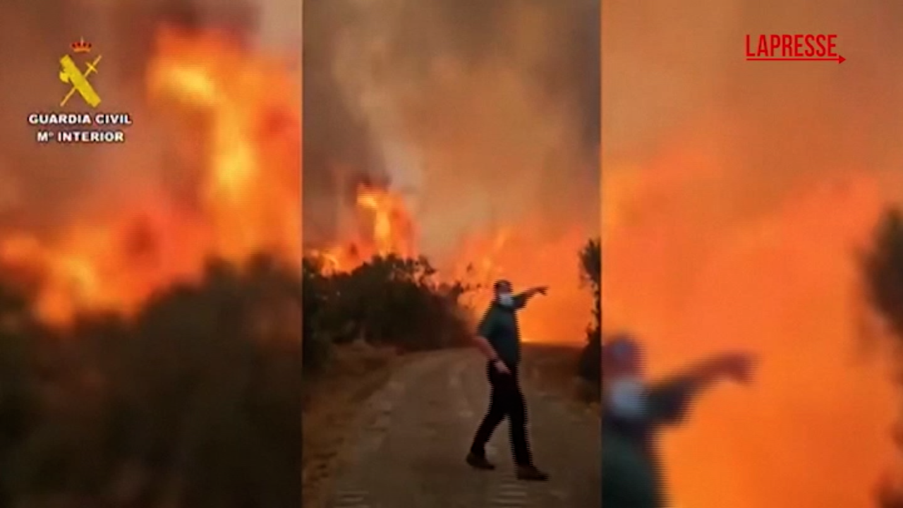 spagna gli incendi continuano a divampare in galizia le immagini dei vigili del fuoco