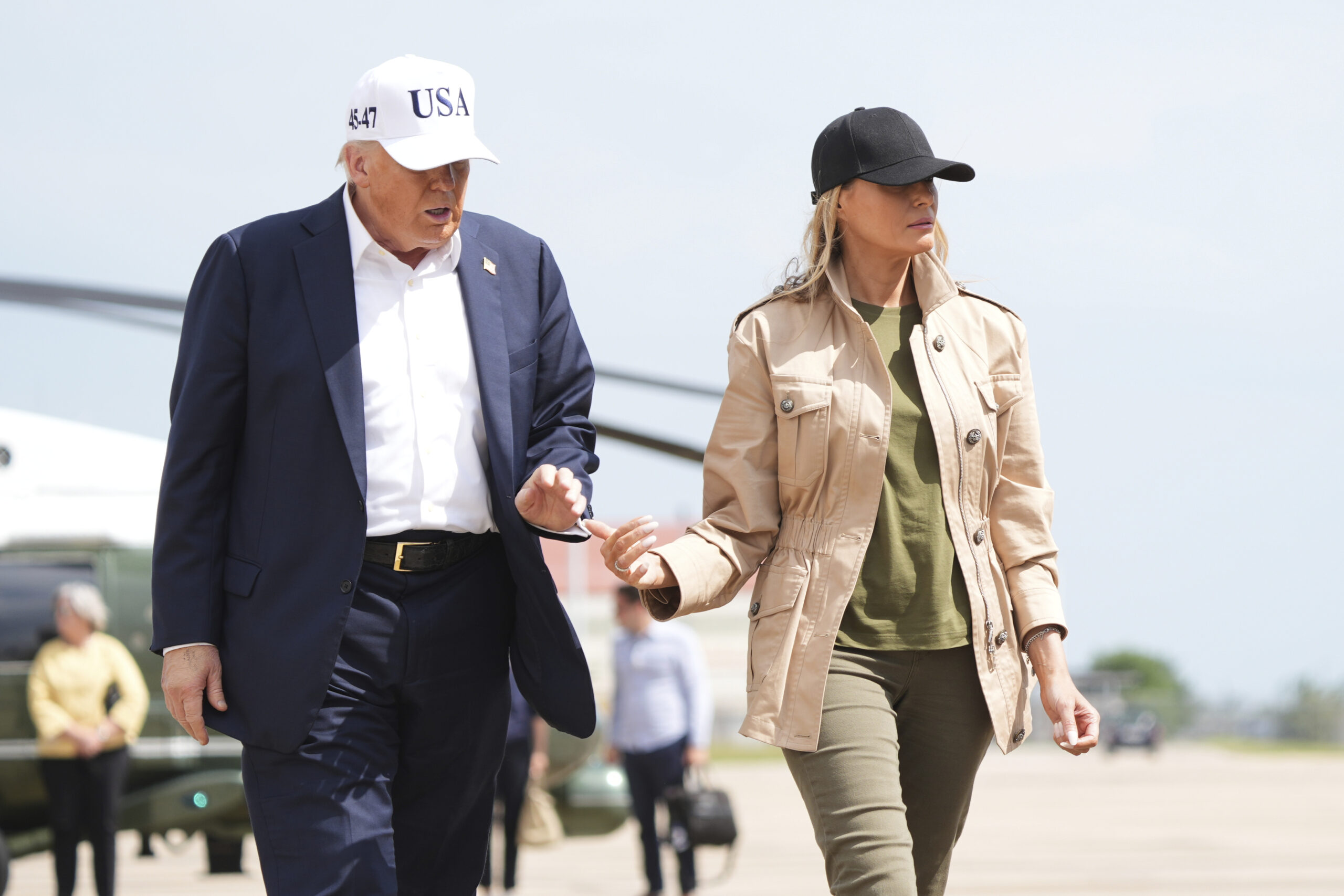 Ucraina, lettera di Melania Trump a Putin: “Pensi ai bambini” Ucraina, lettera di Melania Trump a Putin: “Pensi ai bambini”