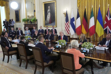 Ucraina, Zelensky e i leader europei a Washington da Trump – La diretta di oggi 18 agosto 2025