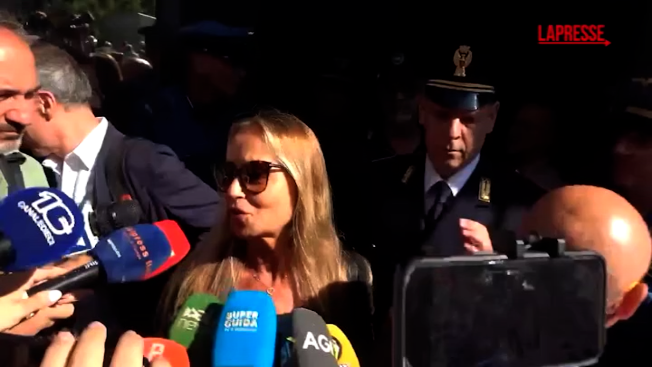 Pippo Baudo, Gloria Guida e Max Giusti alla camera ardente