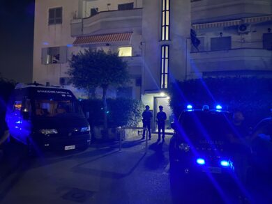 Napoli, ispettore di polizia ucciso: fermato il figliastro