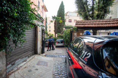 Roma, cadavere sul tetto: forse un ladro caduto
