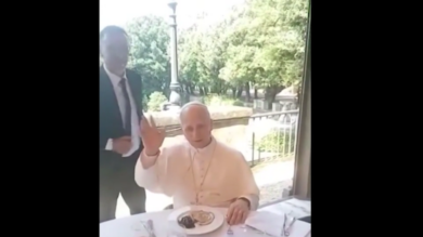 Papa Leone XIV saluta tifoso giallorosso in un video: “Forza Roma”
