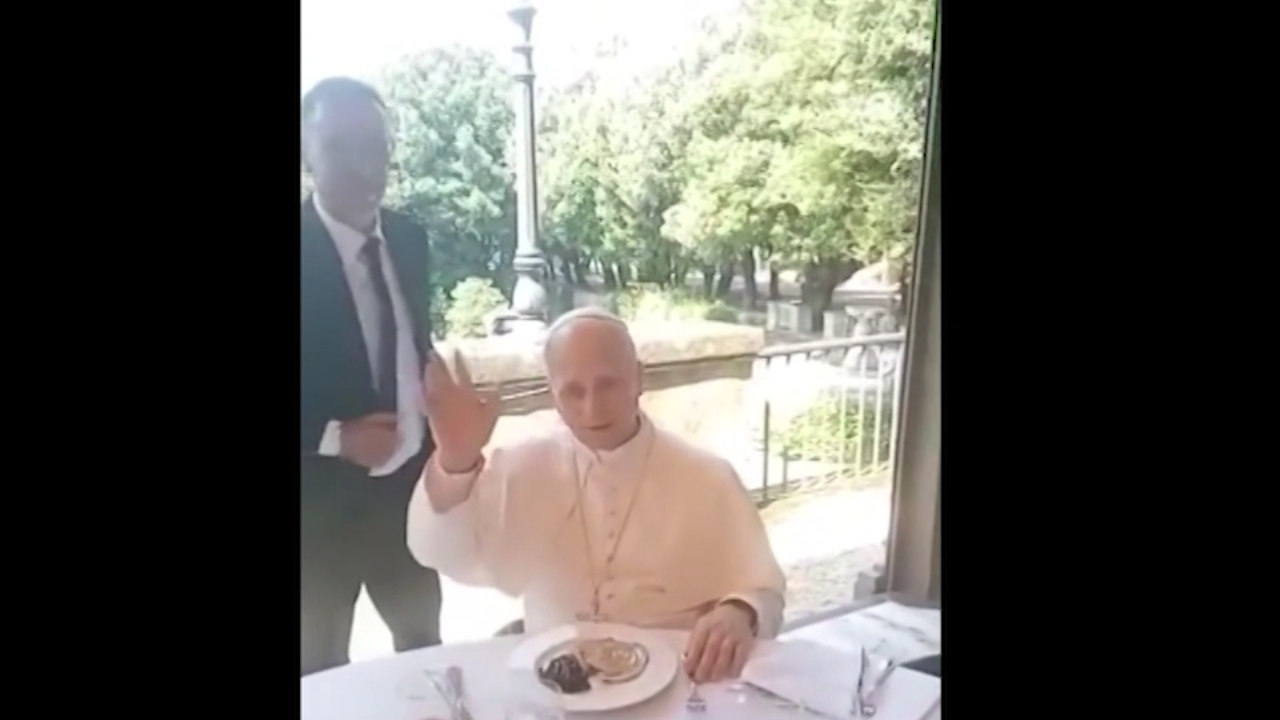 Papa Leone XIV saluta tifoso giallorosso in un video: “Forza Roma”