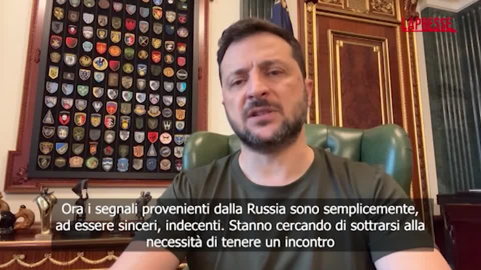 Ucraina, Zelensky: "Russia sta cercando di sottrarsi a incontro"