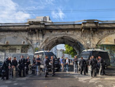 Leoncavallo, a Milano sfrattato il centro sociale dopo 31 anni