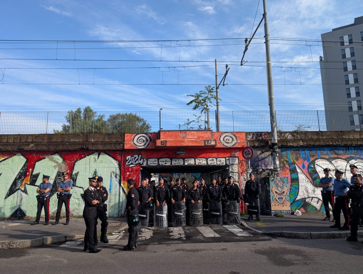 Leoncavallo, a Milano sfrattato il centro sociale dopo 31 anni