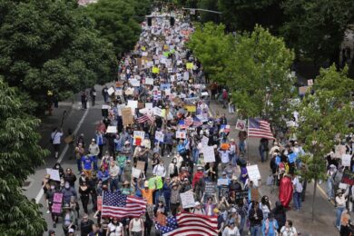 Amministrazione Trump: controlli su 55 milioni di visti per possibili espulsioni