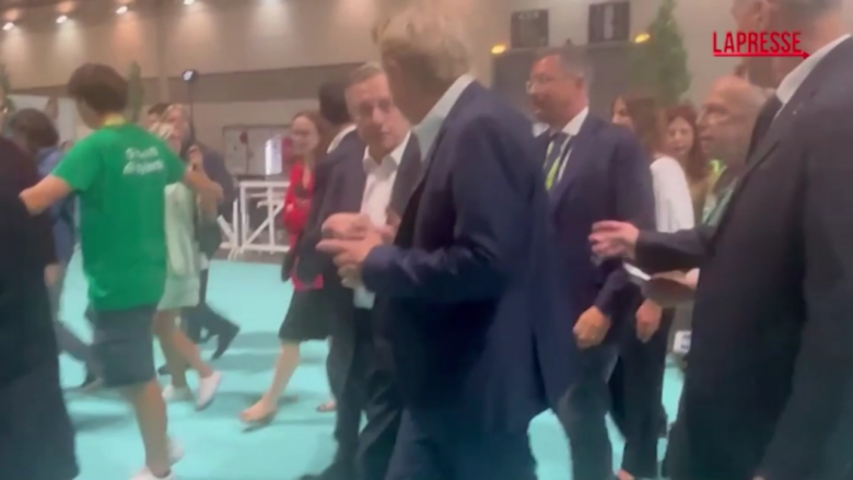 Draghi arriva al Meeting di Rimini: applausi, incontri e saluto con Fumarola