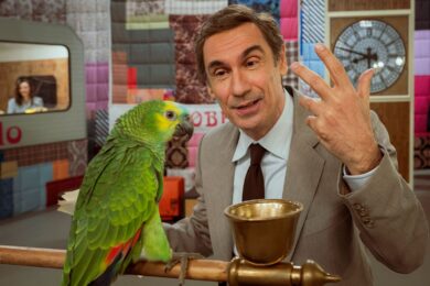 Enzo Tortora, la nuova serie ‘Portobello’: la foto di Gifuni nei panni del presentatore