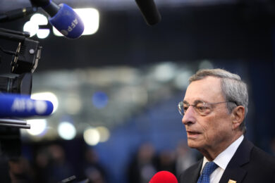 Draghi: “Ue ha ruolo marginale su Ucraina e Gaza, e si è rassegnata a dazi imposti da alleato Usa”